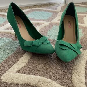 Green JustFab Heels 💚
